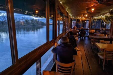 Experience Sacramento With Tranquil Lakeside Views Luaran gambar