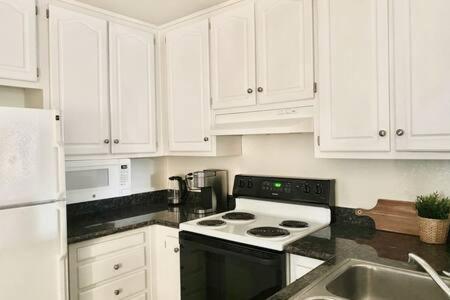 Experience Sacramento With Tranquil Lakeside Views Luaran gambar